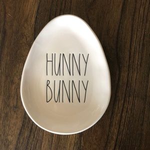 Rae Dunn hunny bunny plate